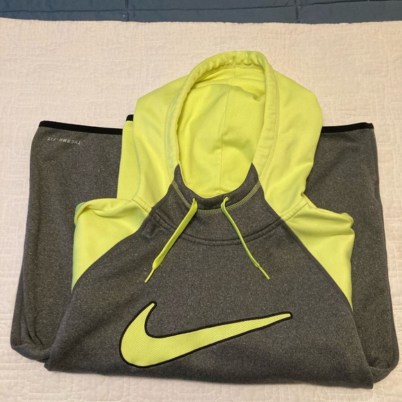Nike Therma Fit sweatshirt. Size medium - Picture 2 of 8